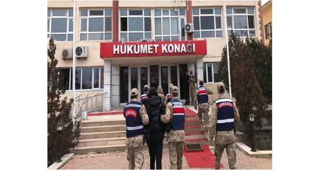 CEZAEVİNDEN ÇIKTI HIRSIZLIK YAPTI