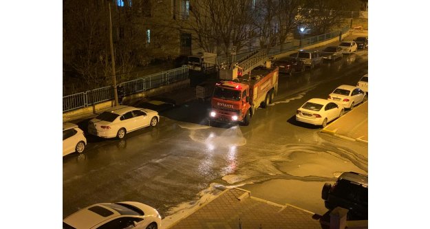 Iğdır Belediyesi  yolları sabunlu suyla dezenfekte ediyor