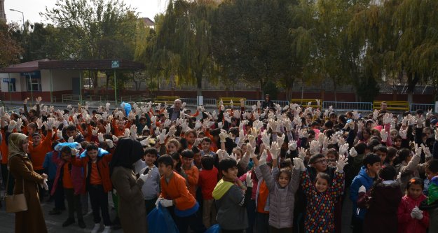 IĞDIR DA 250 OKULDA ÇEVRE TEMİZLİĞİ YAPILDI