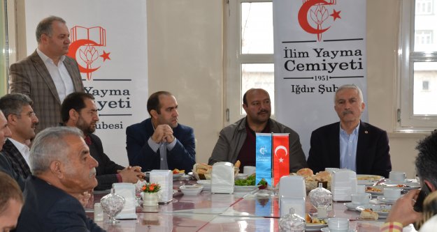 IĞDIR SİVİL TOPLUM KURULUŞLARI PLATFORMU CUMHUR İTTİFAKI ADAYI İSA YAŞAR TEZEL İLE BİR ARAYA GELDİ