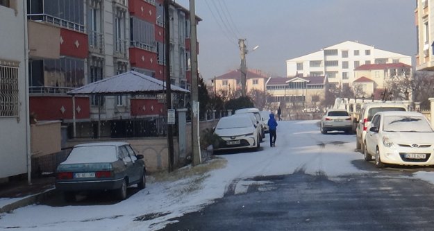 IĞDIR'A YILIN İLK KARI YAĞDI