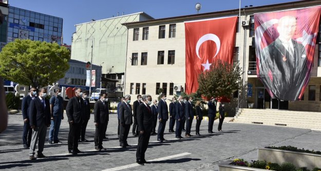 IĞDIR'DA 23 NİSAN TÖRENLERLE KUTLANDI