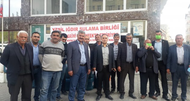 IĞDIR'DA KORONA'YA KARŞI KÖYLER DEZENFEKTE EDİLDİ