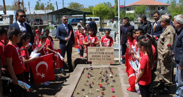 Şehit Er Aytekin Arslan Mezarı Başında Anıldı