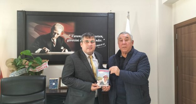 SERDAR ÜNSAL GÖÇ İDARESİ MÜDÜRÜNE AZERBAYCANLILARIN SORUNLARINI ANLATTI