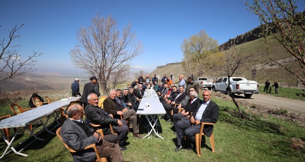 Sofralar açıldı, gönüller şenlendi: Hadımlıda vefa zamanı